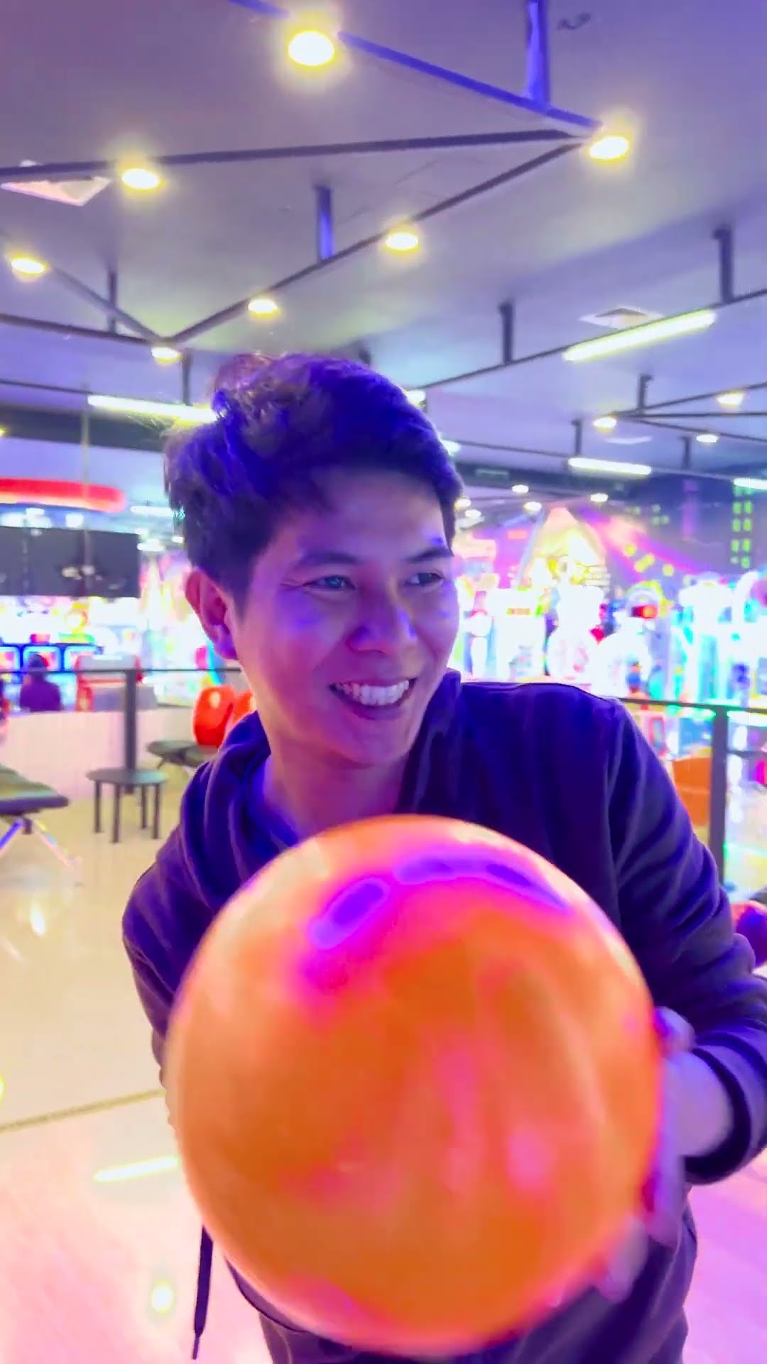 Aletha Abew Bermain Bola Bowling #alethaabew